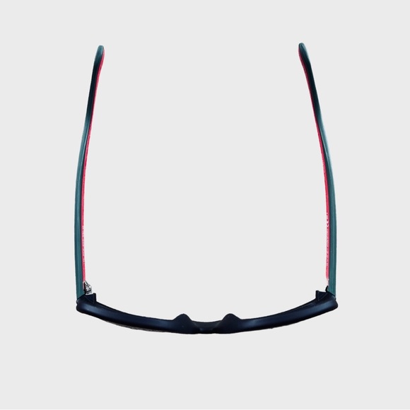 Gucci | Sunglasses | Black | Men’s One Size | Polarized | Style 1118s | $225 - Picture 5 of 7